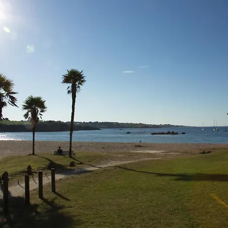 Du Port Et De L'aven מלון 2*
